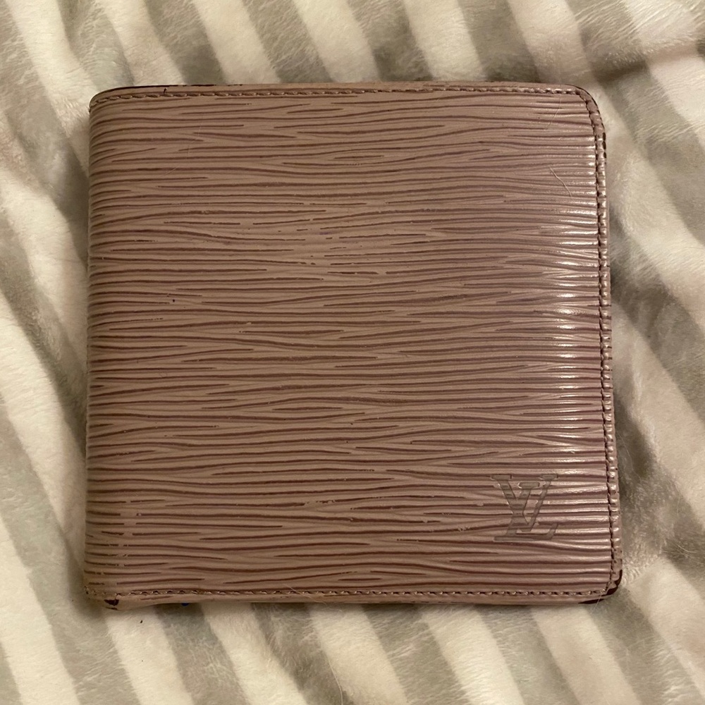 Authentic Louis Vuitton epi Lilac Marco wallet